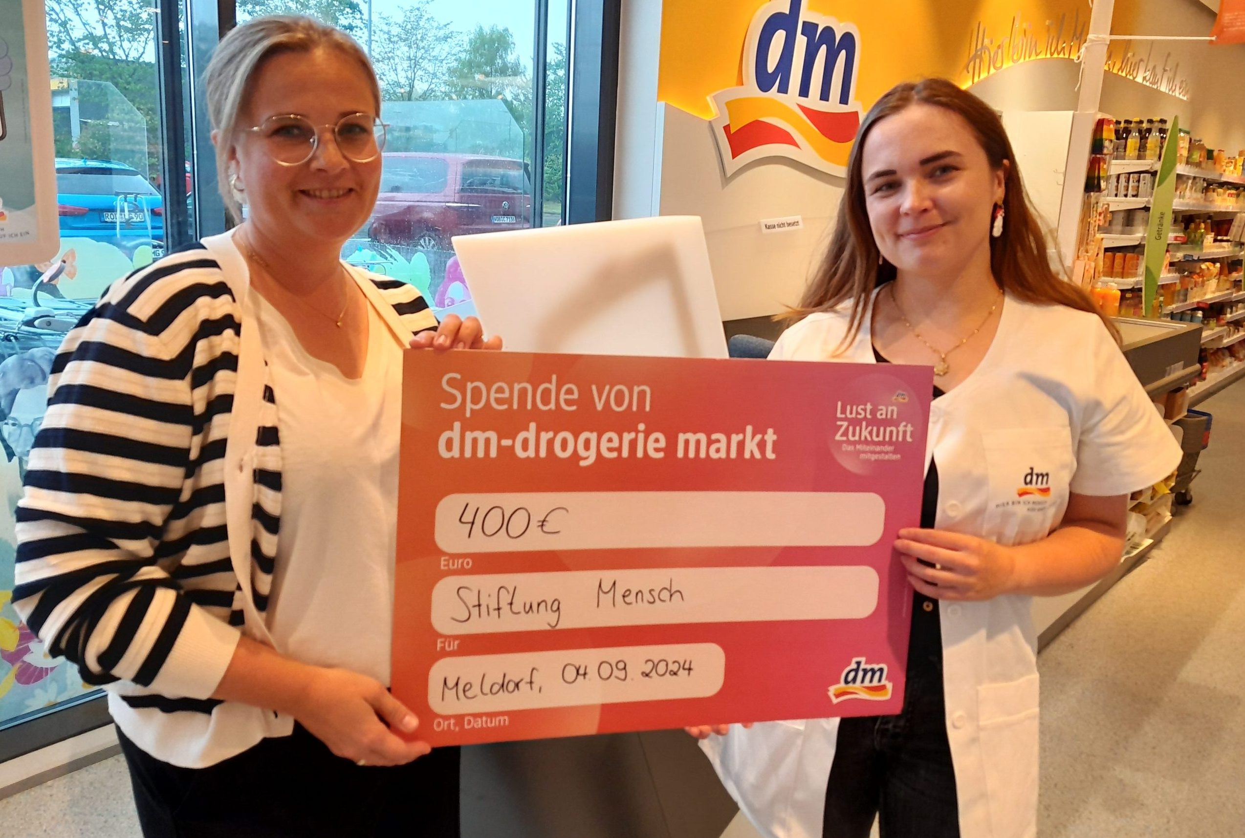 dm-drogerie markt spendet 400 Euro